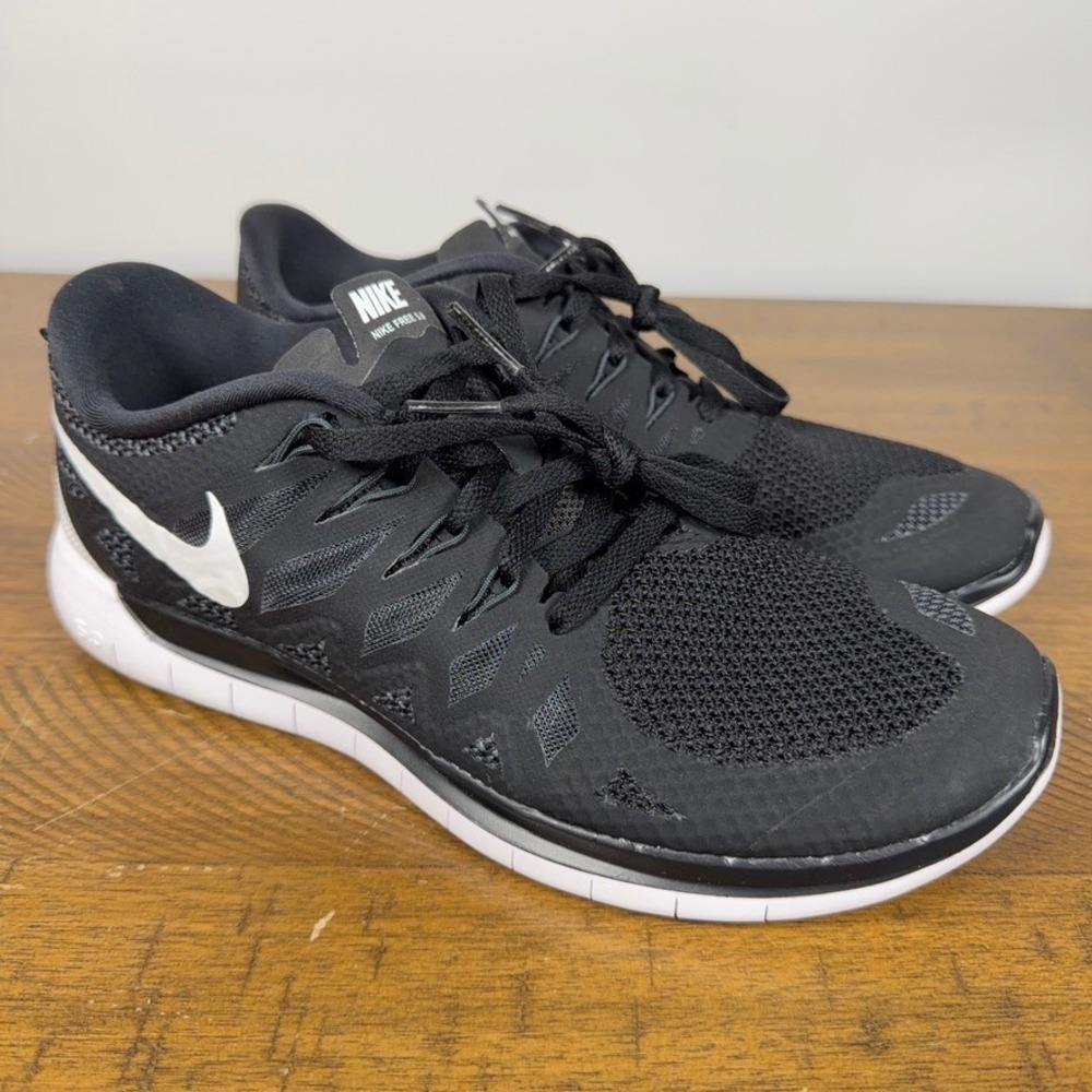 Nike Running Shoes Women 9 Black Nike Free 5.0 Athletic Gym Training Sneaker NEW - Picture 2 of 10